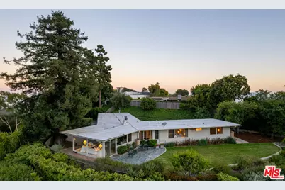 320 Bellino Dr, Pacific Palisades, CA 90272 - Photo 1