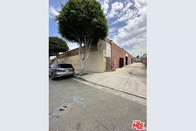 600 N La Brea Ave, Inglewood, CA 90302 - Photo 1