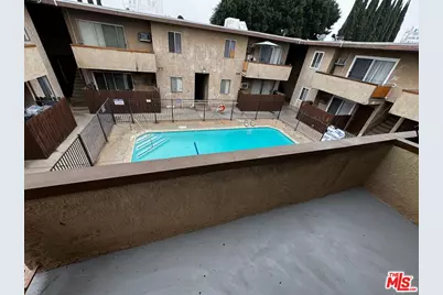 13562 Vanowen St #23, Van Nuys, CA 91405 - Photo 1