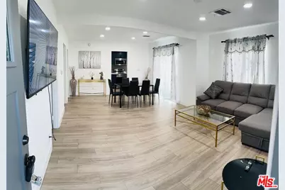 121 W Chestnut St, Glendale, CA 91204 - Photo 1