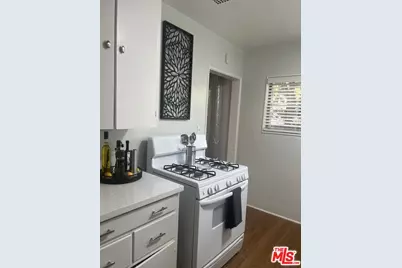 5286 Village Grn, Los Angeles, CA 90016 - Photo 1