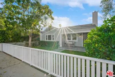 821 Venezia Ave, Venice, CA 90291 - Photo 1