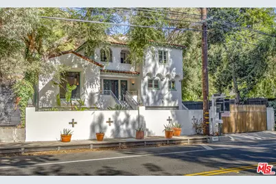 1800 Benedict Canyon Dr, Beverly Hills, CA 90210 - Photo 1