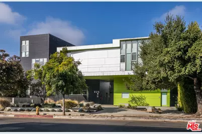 825 N Kings Rd #15, West Hollywood, CA 90069 - Photo 1