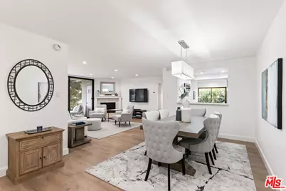 838 S Barrington Ave #201, Los Angeles, CA 90049 - Photo 1