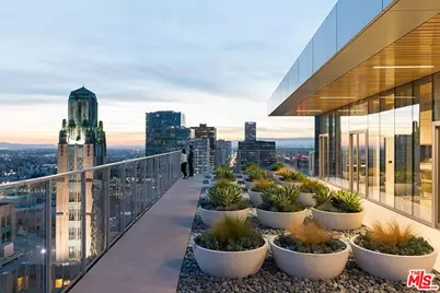 3033 Wilshire Blvd #1702, Los Angeles, CA 90010 - Photo 1