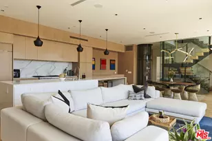 8455 Franklin Ave, Los Angeles, CA 90069 - Photo 1