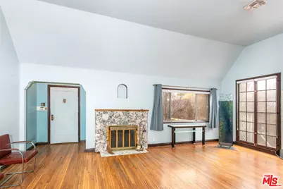 112 N Laurel Ave, Los Angeles, CA 90048 - Photo 1