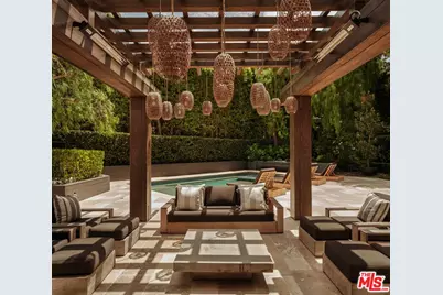 14047 Aubrey Rd, Beverly Hills, CA 90210 - Photo 1