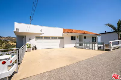 8185 Mannix Dr, Los Angeles, CA 90046 - Photo 1