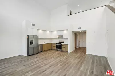 951 S Wilton Pl #302, Los Angeles, CA 90019 - Photo 1