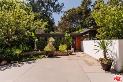 219 Chautauqua Blvd, Pacific Palisades, CA 90272 - Photo 1