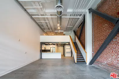 120 S Hewitt St #4, Los Angeles, CA 90012 - Photo 1
