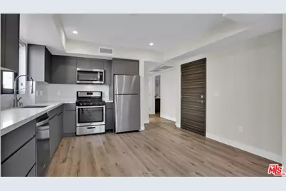 846 S Mariposa Ave #504, Los Angeles, CA 90005 - Photo 1