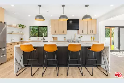 13316 Sylvan St, Los Angeles, CA 91401 - Photo 1