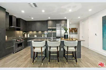 728 N Sweetzer Ave #217, Los Angeles, CA 90069 - Photo 1