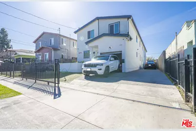 326 W 56th St, Los Angeles, CA 90037 - Photo 1