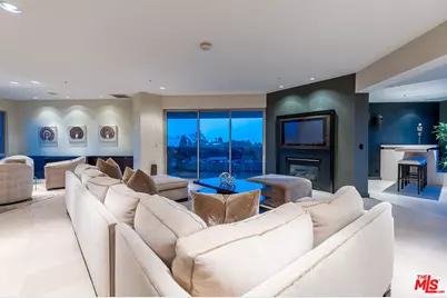 10490 Wilshire Blvd #604, Los Angeles, CA 90024 - Photo 1