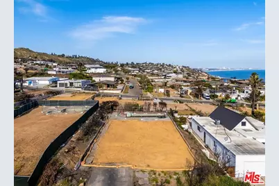 3808 Castlerock Rd, Malibu, CA 90265 - Photo 1