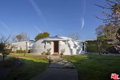 1097 S Los Robles Ave, Pasadena, CA 91106 - Photo 1