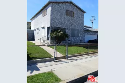 10711 S Budlong Ave, Los Angeles, CA 90044 - Photo 1
