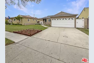 7165 E Wardlow Rd, Long Beach, CA 90808 - Photo 1