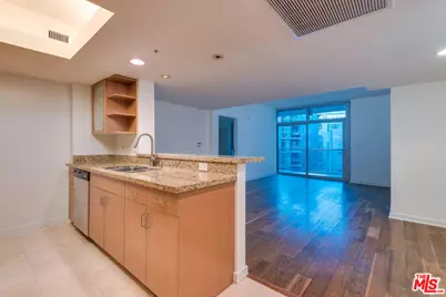 13700 Marina Pointe Dr #1026, Marina del Rey, CA 90292 - Photo 1