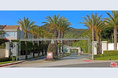 16814 Calle Bellevista, Pacific Palisades, CA 90272 - Photo 1