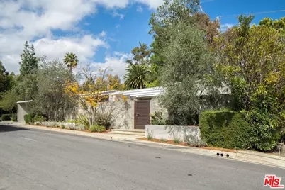920 N Kenter Ave, Los Angeles, CA 90049 - Photo 1