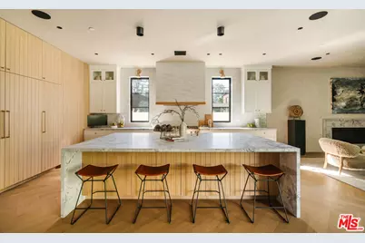 4601 Greenbush Ave, Sherman Oaks, CA 91423 - Photo 1