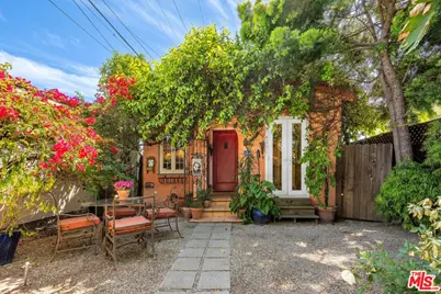 5662 Airdrome St, Los Angeles, CA 90019 - Photo 1