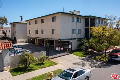 2622 S Hobart Blvd, Los Angeles, CA 90018 - Photo 1
