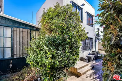 5150 Raleigh St, Los Angeles, CA 90004 - Photo 1