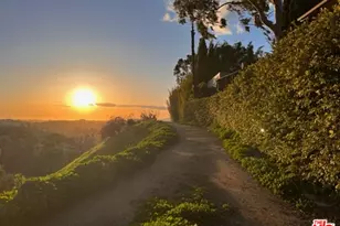 516 N Rustic Dr, Los Angeles, CA 90065 - Photo 1