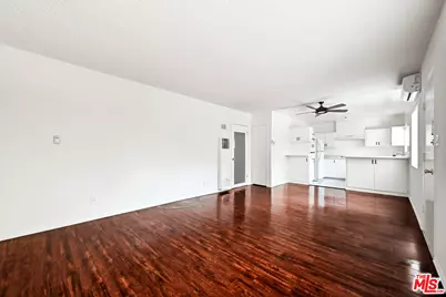 1868 10th St #2, Santa Monica, CA 90404 - Photo 1