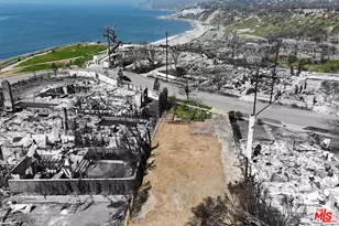 320 Mount Holyoke Ave, Pacific Palisades, CA 90272 - Photo 1