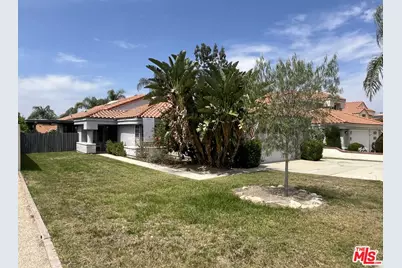 941 Kensington Dr, Redlands, CA 92374 - Photo 1