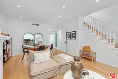 202 San Vicente Blvd #11, Santa Monica, CA 90402 - Photo 1