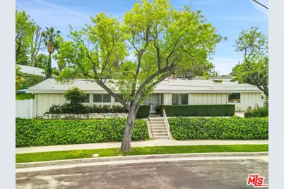 20632 Tiara St, Woodland Hills, CA 91367 - Photo 1