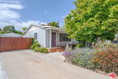 3645 S Barrington Ave, Los Angeles, CA 90066 - Photo 1