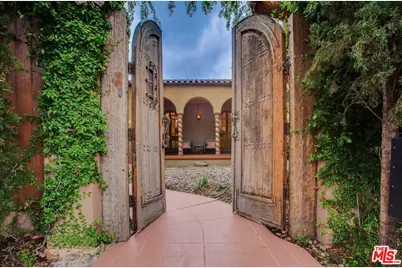 1900 N Serrano Ave, Los Angeles, CA 90027 - Photo 1