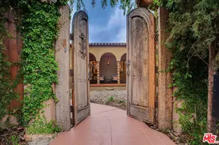 1900 N Serrano Ave, Los Angeles, CA 90027 - Photo 1