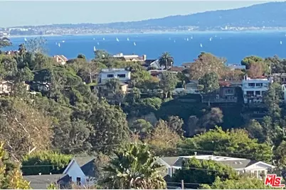 16632 Linda Ter, Pacific Palisades, CA 90272 - Photo 1