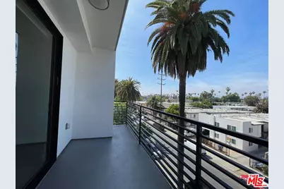 14612 Calvert St #401, Van Nuys, CA 91411 - Photo 1