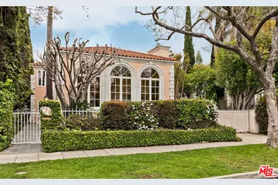 110 N Oakhurst Dr, Beverly Hills, CA 90210 - Photo 1