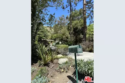 543 E Channel Rd, Santa Monica, CA 90402 - Photo 1