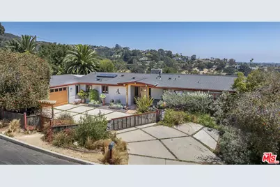 1090 El Medio Ave, Pacific Palisades, CA 90272 - Photo 1