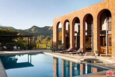 2291 N Hobart Blvd, Los Angeles, CA 90027 - Photo 1