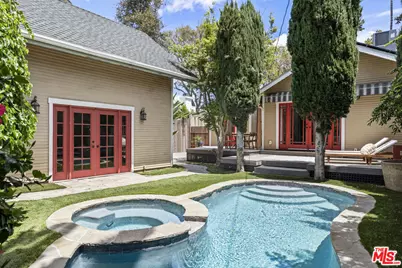 1227 Poinsettia Dr, West Hollywood, CA 90046 - Photo 1