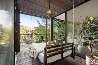 2020 Wattles Dr, Los Angeles, CA 90046 - Photo 1